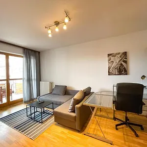 Super Apart Polkowska 11 , Warszawa Polska